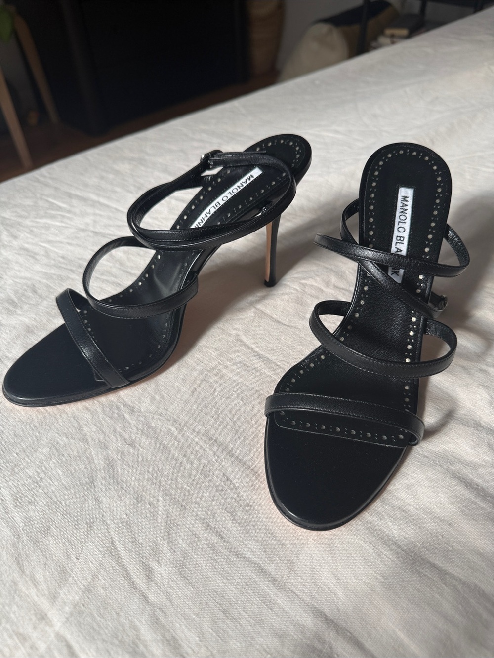 Brand NEW! Manolo Blahnik Black Strappy Stiletto Sandals size 38